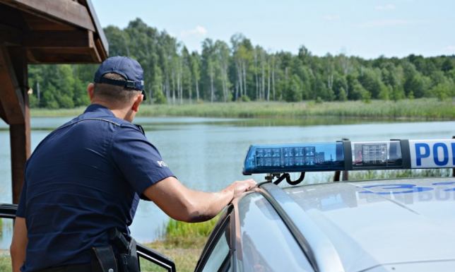 Dzielnicowi z suwalskiej komendy kontrolują akweny AKWENY POD CZUJNYM OKIEM DZIELNICOWYCH