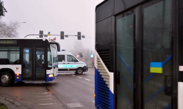 Policjanci pilotowali konwój z pomocą humanitarną