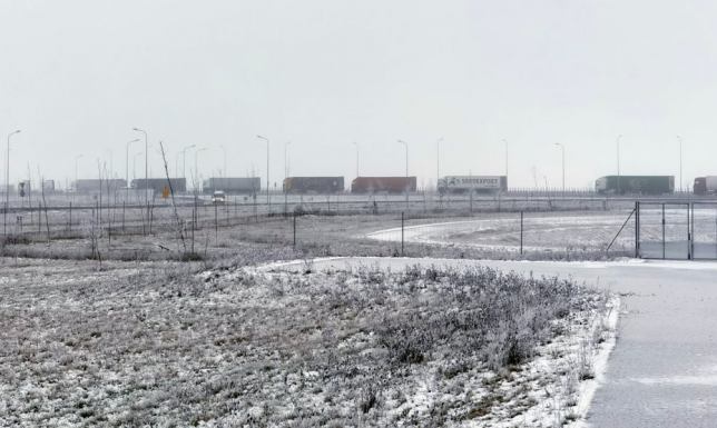 na obwodnicy Suwałk ciężarówka uderzyła w barierki