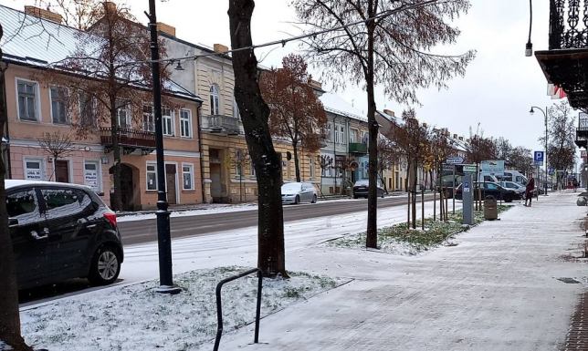 Biało i ślisko Pierwszy zimowy poranek w Suwałkach