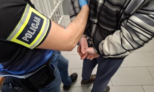 Zarzut kradzieży w warunkach recydywy usłyszał 29-latek