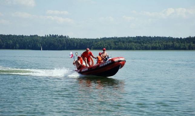 Pomogli żeglarzom na jeziorze Koleśne Ratownicy WOPR interweniowali na wodzie
