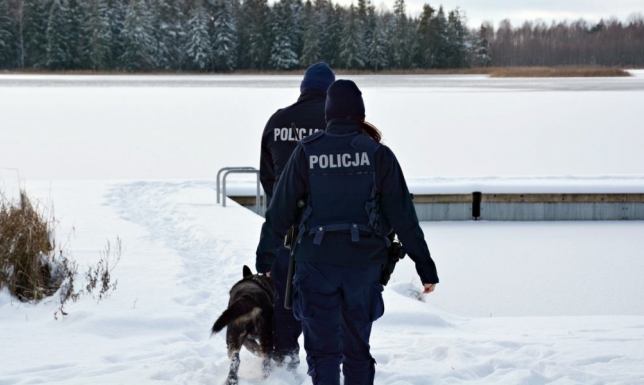 Na jeziorach i stawach pojawiła się pokrywa lodowa