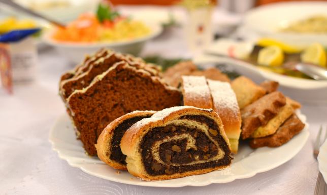 Ile kalorii mają wigilijne potrawy, czyli obfitość na świątecznym stole Ile kalorii mają wigilijne potrawy, czyli obfitość na świątecznym stole