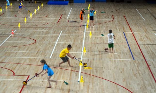 Zachęcanie najmłodszych dzieci do wszelkiego rodzaju zabaw sprawnościowych