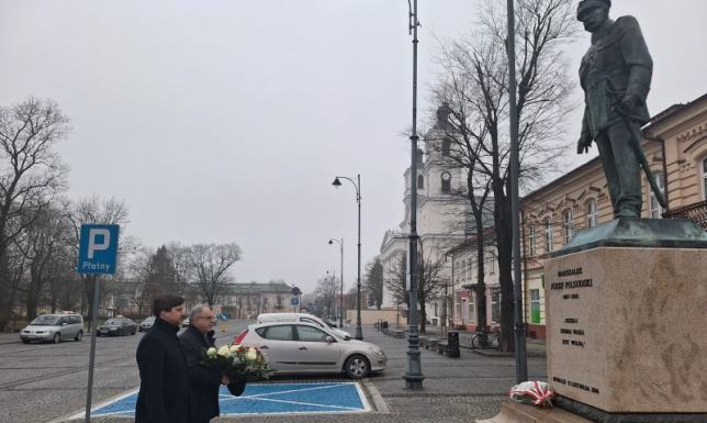 157 rocznica urodzin Marszałka Józefa Piłsudskiego Suwalczanie szczególnie wspominają postać Marszałka Józefa Piłsudskiego