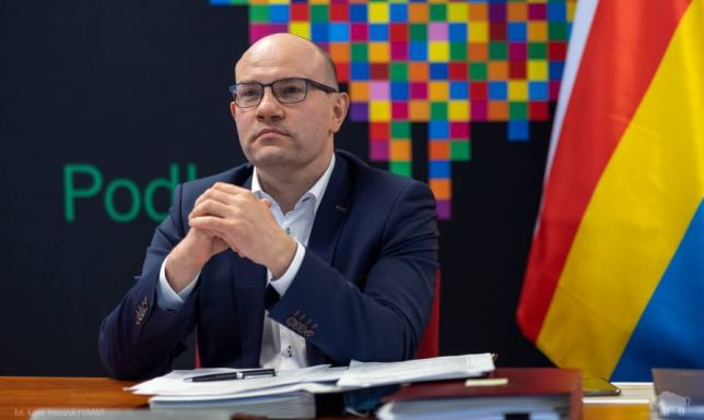 Wsparcie lokalnych projektów: Raczki i Jeleniewo z dofinansowaniem Fundusz Wsparcia Gmin i Powiatów, pieniądze dla Gminy Raczki i Gminy Jeleniewo