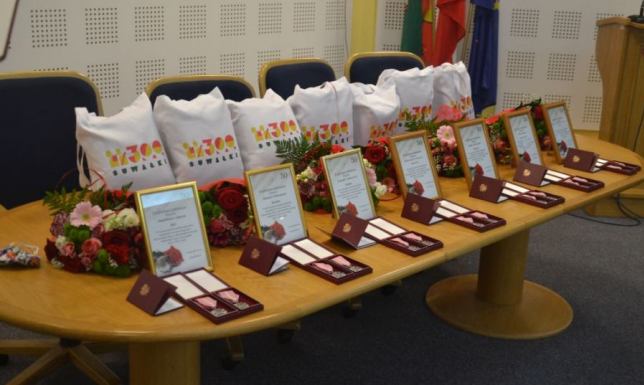 Medale za długoletnie pożycie małżeńskie dla par z Suwałk