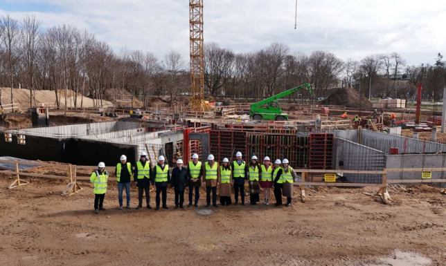 budowa Mediateki w rozwidleniu ulic Reja i Pułaskiego