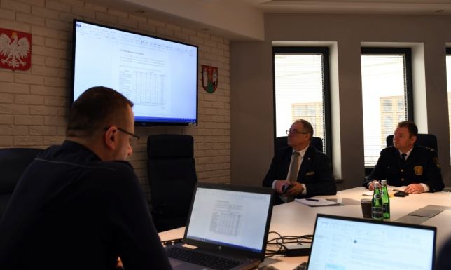 problemy z uciążliwym ptactwem mieszkańców ulicy Szpitalnej w Suwałkach