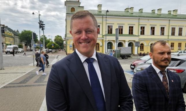 Nowy poseł chce działać na rzecz Suwałk Konferencja prasowa przyszłego posła na Sejm RP Michała Połuboczka