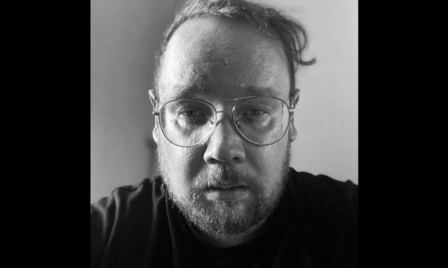 w wieku niespełna 42 lat zmarł Jakub Mikołajczuk, suwalski dziennikarz