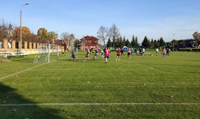 Młodzież powróciła na boiska piłkarskie