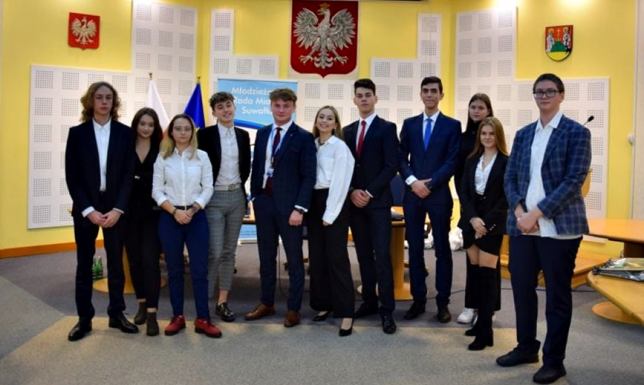 ślubowanie złożyli nowi radni młodzieżowej rady miasta