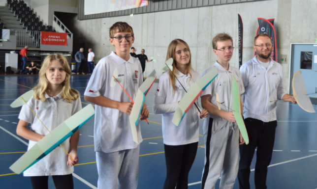 Wysokie lokaty modelarzy w klasyfikacji końcowej Pucharu Polski Modelarze zakończyli Puchar Polski Modeli Halowych klasy F1N