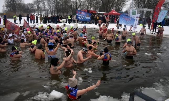 Parada morsów, kąpiel w Zalewie Arkadia i zimowe bieganie