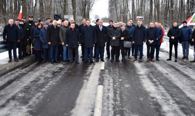 Uroczyste otwarcie nowego mostu przez rzekę Czarna Hańcza w Potaszni