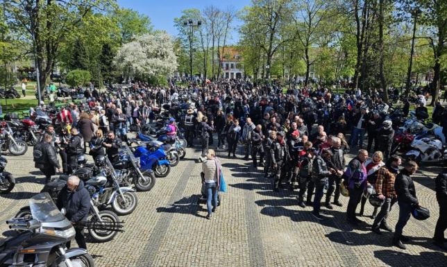 Zainaugurowali sezon motocyklowy Setki motocykli przejechały we wspólnej paradzie ulicami Suwałk