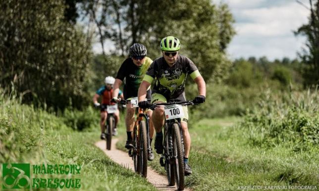 zawodnicy Klubu Rowerowego MTB Suwałki z medalami