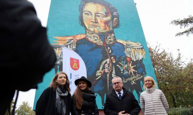 Mural Generała Ignacego Prądzyńskiego powstał w Augustowie  w Augustowie oficjalnie odsłonięty został nowy mural