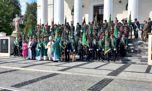100-lecie Polskiego Związku Łowieckiego w Suwałkach W całym kraju jest 126 tysięcy 702 myśliwych z czego 4823 to polujące kobiety