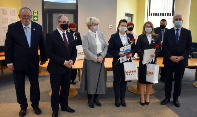 Medale prezydent RP dla pracowników MOPR w Suwałkach