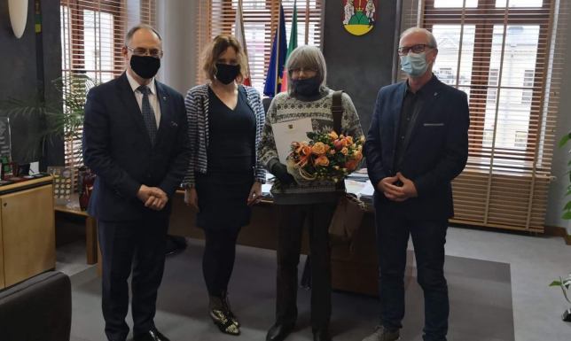 Nagrodzili Jerzego Malinowskiego za 40. lat pracy twórczej Nagroda od prezydenta za 40 lat pracy