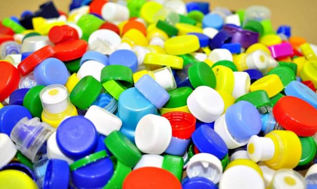 Młodzież z Suwałk pyta o pojemniki na nakrętki