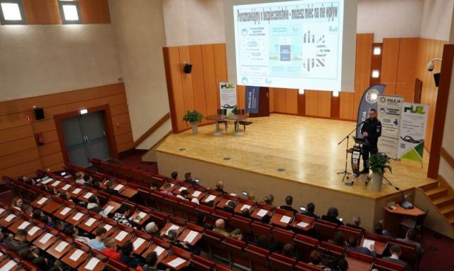 Z młodzieżą o narkotykach w PUZ "Porozmawiajmy o bezpieczeństwie- możesz mieć na nie wpływ!”