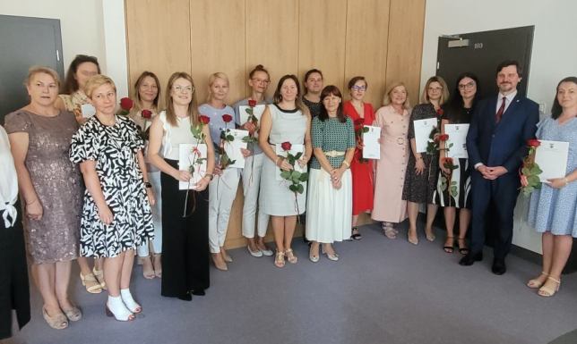 29 nauczycieli z awansami zawodowymi Wręczenie aktów nadania stopnia awansu zawodowego nauczyciela mianowanego