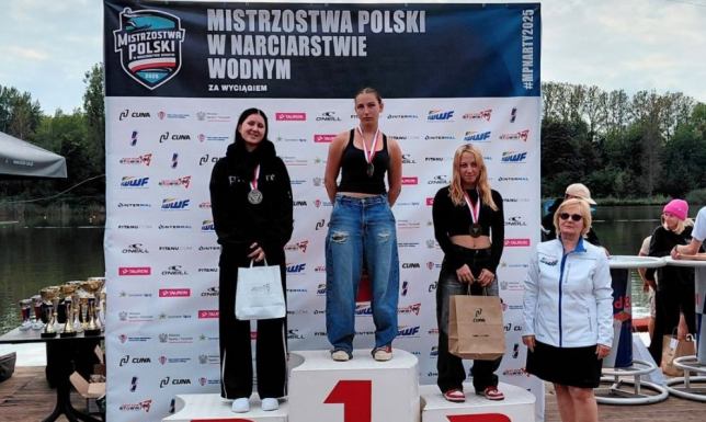 UKS NAWA Suwałki z medalami Mistrzostw Polski Mistrzostwa Polski w narciarstwie wodnym za wyciągiem w Sosnowcu