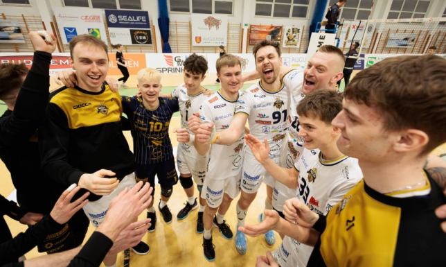 drużyny z ostatnich dwóch miejsc w lidze