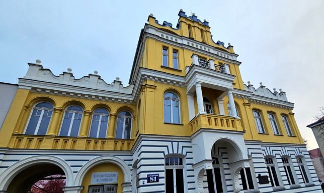 Jak retoryka wizualna kształtuje media - spotkanie w Muzeum prezentacja prac Desingera Marka Freudenreicha