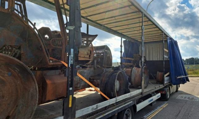 Dwa transporty niebezpiecznych odpadów w Budzisku części samochodowe i uszkodzone pojazdy oraz wraki dwóch maszyn