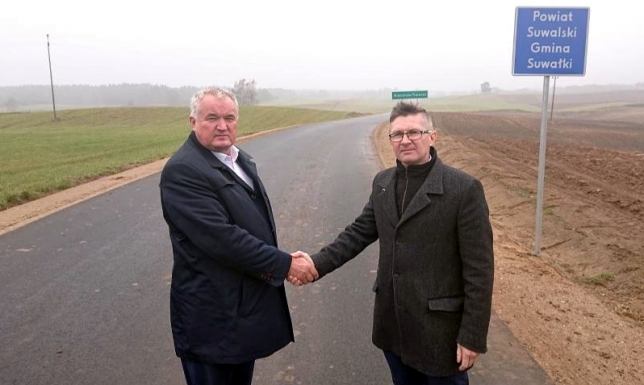 Odebrali przebudowaną drogę powiatową  Odbiór techniczny drogi Krasnopol - Gremzdel - Jegliniec – Wiatrołuża