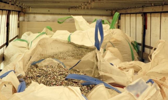 w pobliżu Suwałk zatrzymany został nielegalny transport ponad 18 ton odpadów