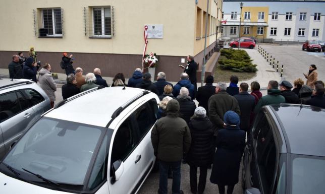 Pamiątkowa tablica w hołdzie nauczycielom z Suwalszczyzny