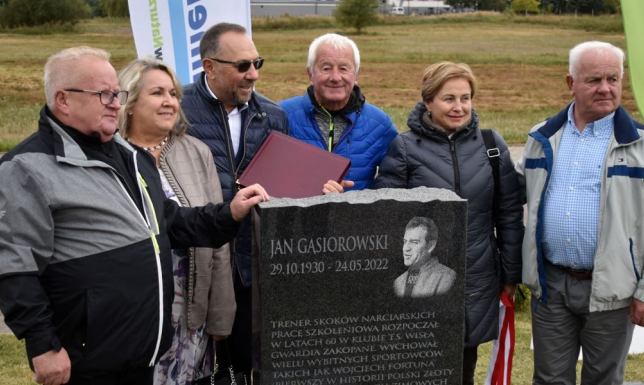 uroczyste odsłonięcie pamiątkowych tablic polskich sportowców
