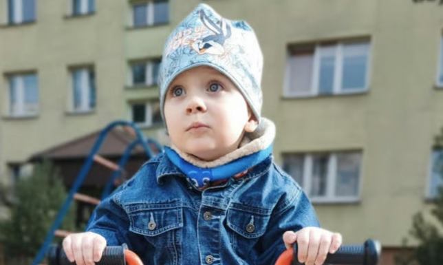 3-letni Oliwier z Suwałk potrzebuje pomocy W walce o lepsze funkcjonowanie swego dziecka rodzice potrzebują wsparcia finansowego