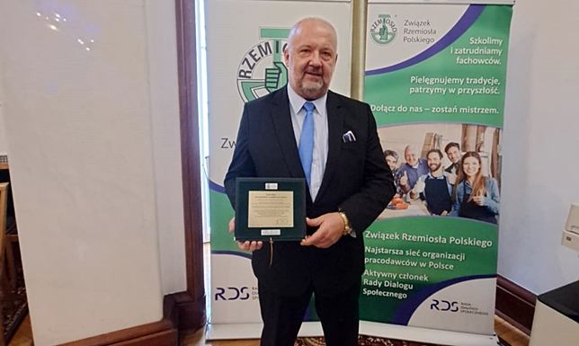 Suwalski przedsiębiorca Adam Ołów otrzymał wyróżnienie i podziękowanie