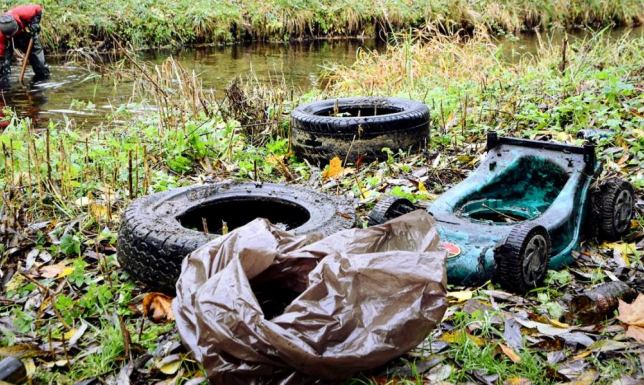 Sprzątanie Czarnej Hańczy OSiR Suwałki