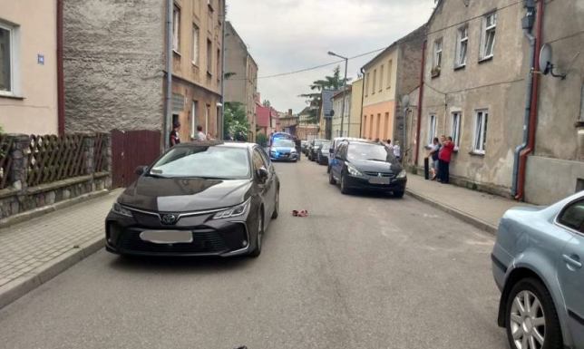 8-latek wtargnął na jezdnię. Z urazem nogi trafił do szpitala