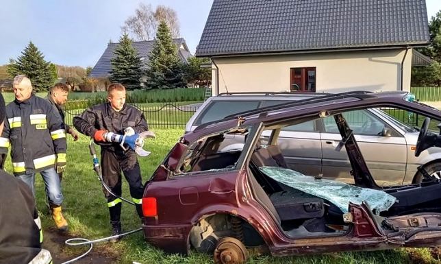 Ćwiczyli obsługę sprzętu i pomogli Antosiowi Druhowie z Ochotniczej Straży Pożarnej w Potaszni ćwiczyli obsługę strażackiego sprzętu