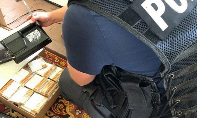 Nielegalna kontrabanda w mieszkaniach suwalczan Nielegalne papierosy w Suwałkach