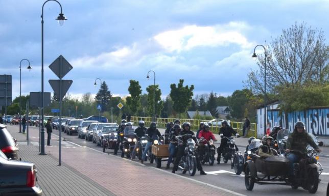 Rajd "klasyków" po suwalskich ulicach w obiektywie.