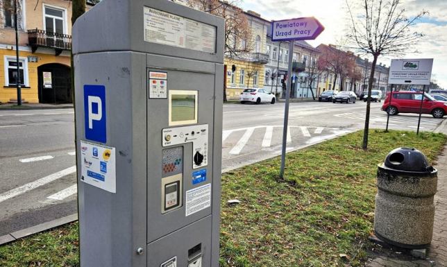 zredukowanie strefy płatnego parkowania w Suwałkach