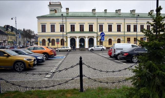 zmiany w strefie płatnego parkowania na ulicy Kościuszki w Suwałkach