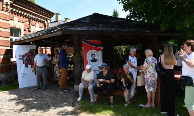 ponad 300 uczestników z różnych instytucji i ośrodków