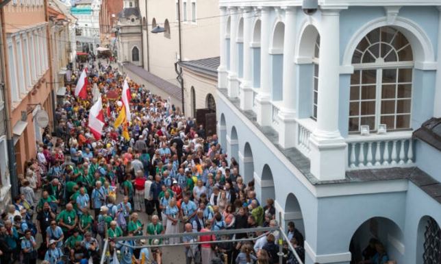 Pielgrzymi dotarli do Ostrej Bramy 32. Międzynarodowa Piesza Pielgrzymka z Suwałk do Wilna