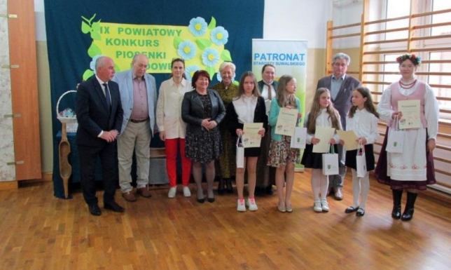 Powiatowy Konkurs Piosenki Ludowej Powiatowy konkurs piosenki w Szkole Podstawowej nr 11